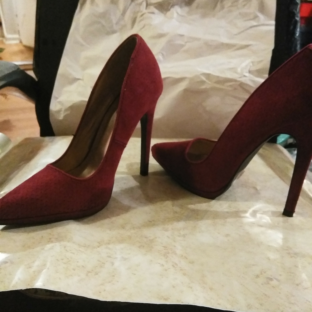 Shoes - Picture 3 of 3